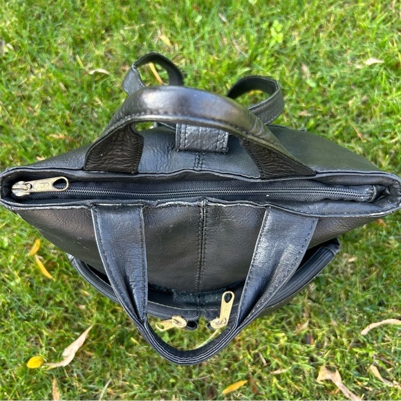 Vintage Hobo International 3-in-1 Black Leather Handbag/Shoulder/Backpack main image 5